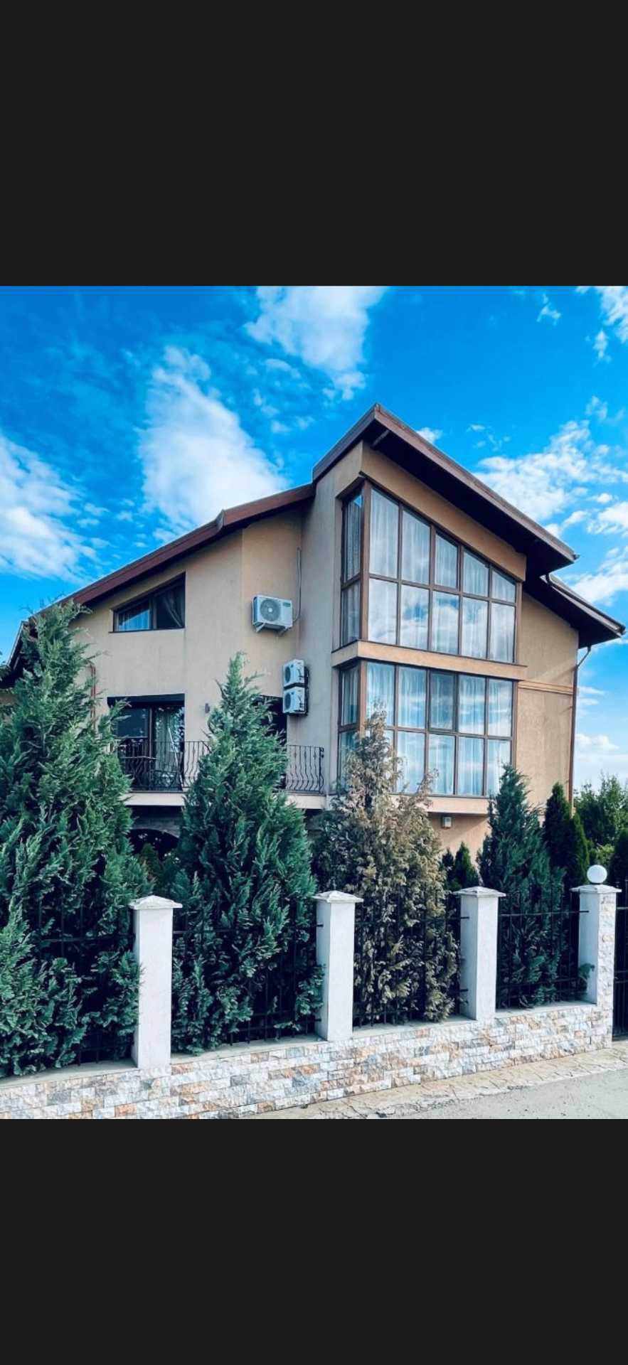 A boutique villa, minutes from the airport